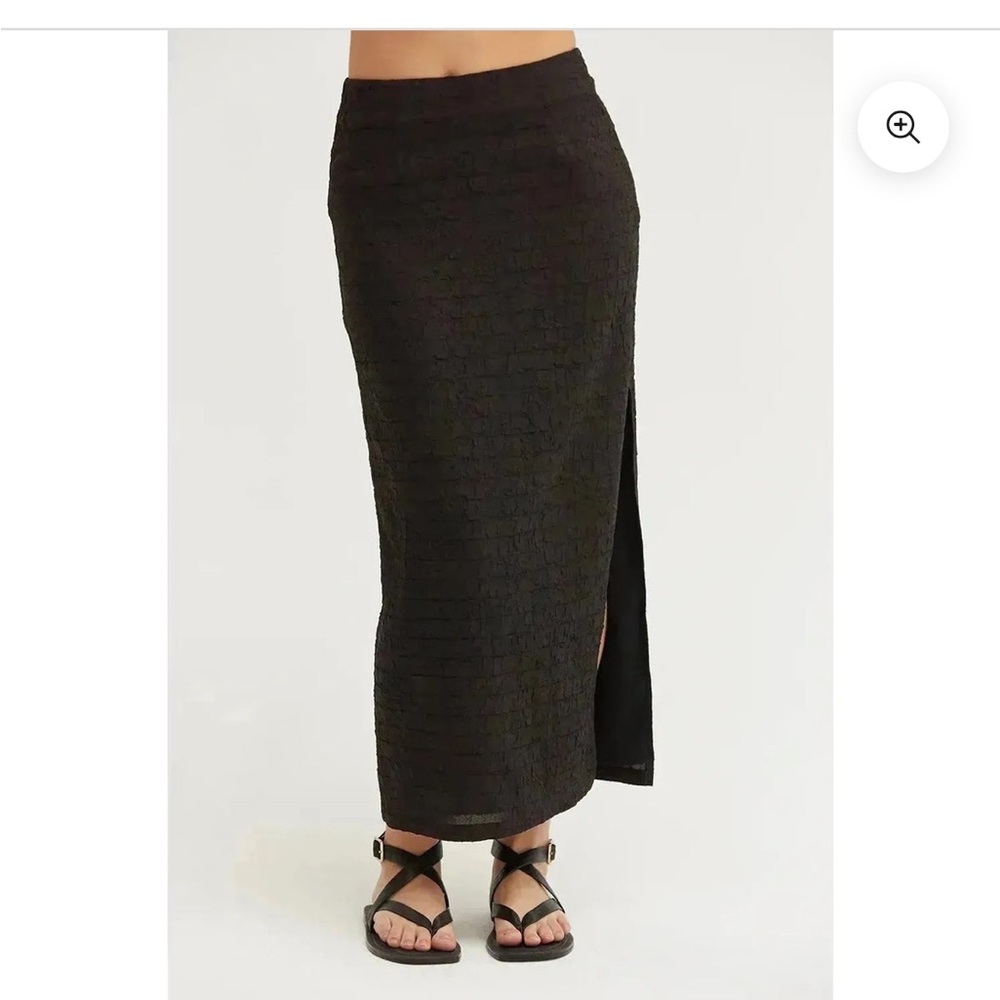 Crescent Elegant Black Maxi Skirt